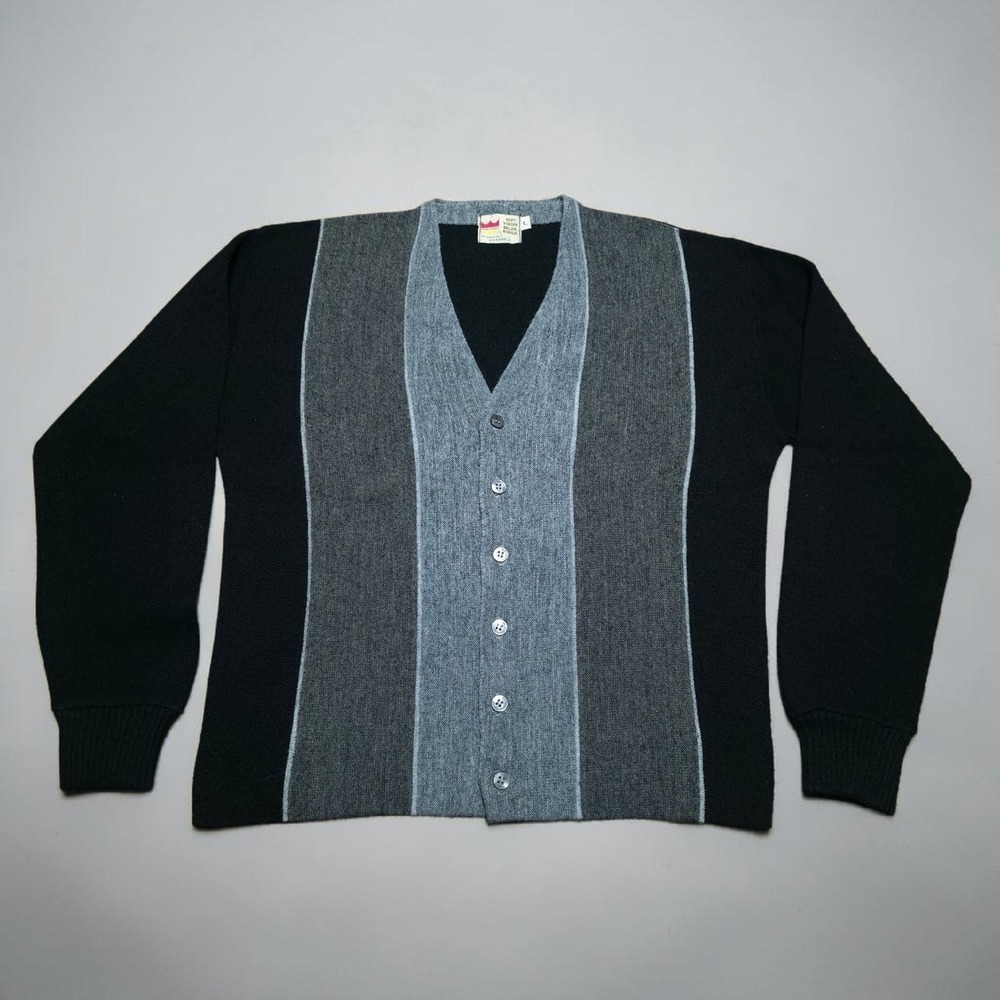 Vintage 50s Large Grant Crest Knit Black Gray Button Cardigan Sweater